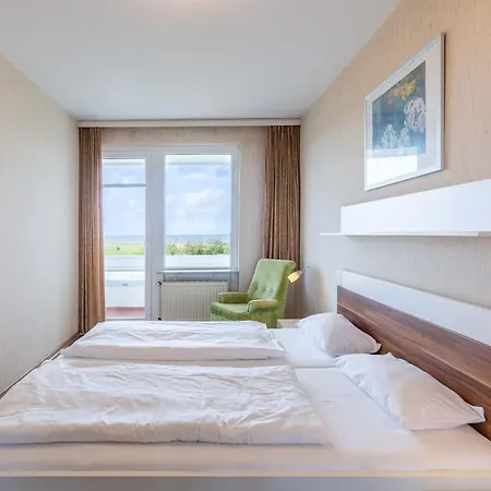 Haus Atlantic, 305 *